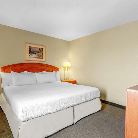 Days Inn By Wyndham Red Deer Exterior foto