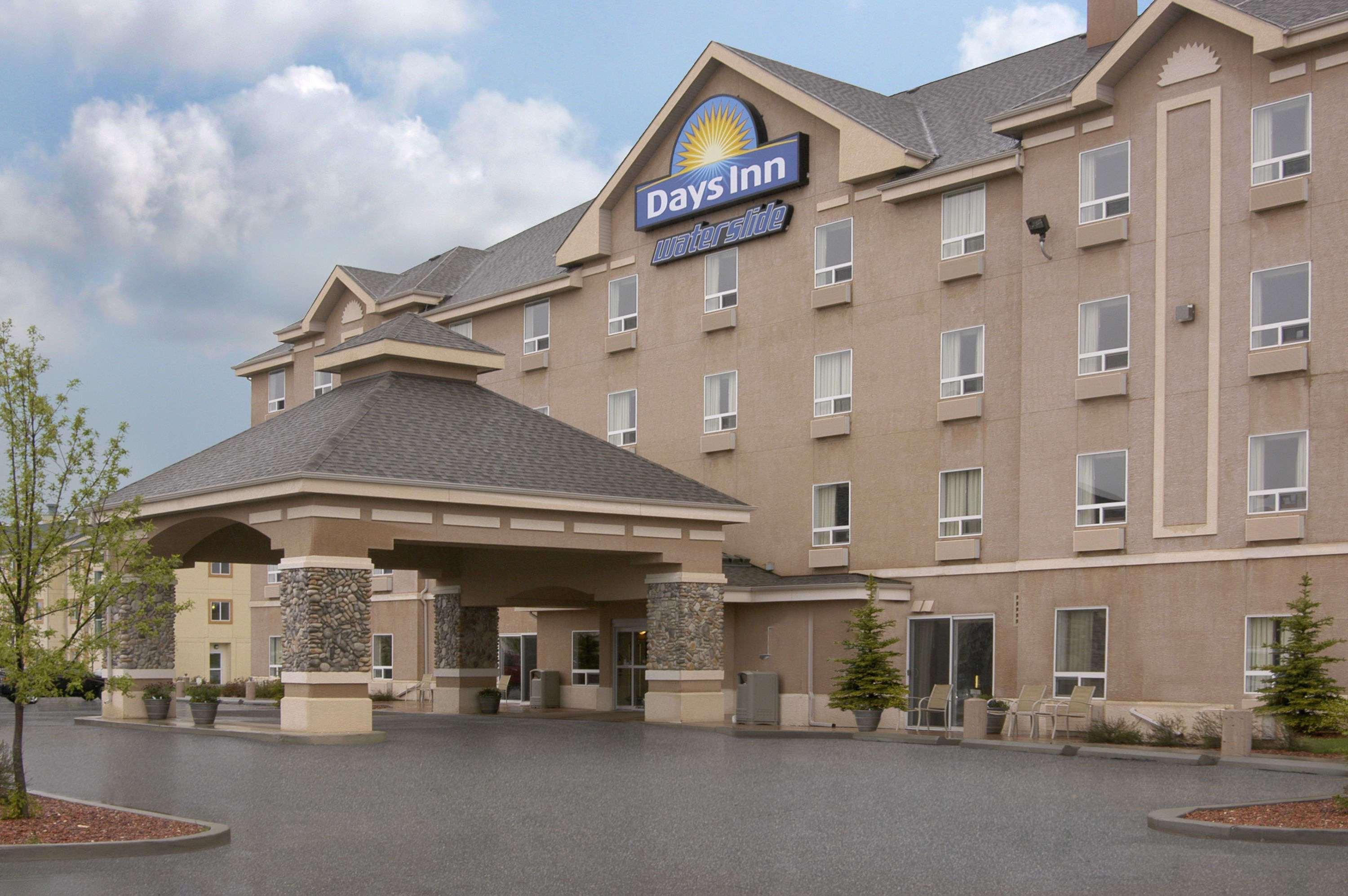 Days Inn By Wyndham Red Deer Exterior foto