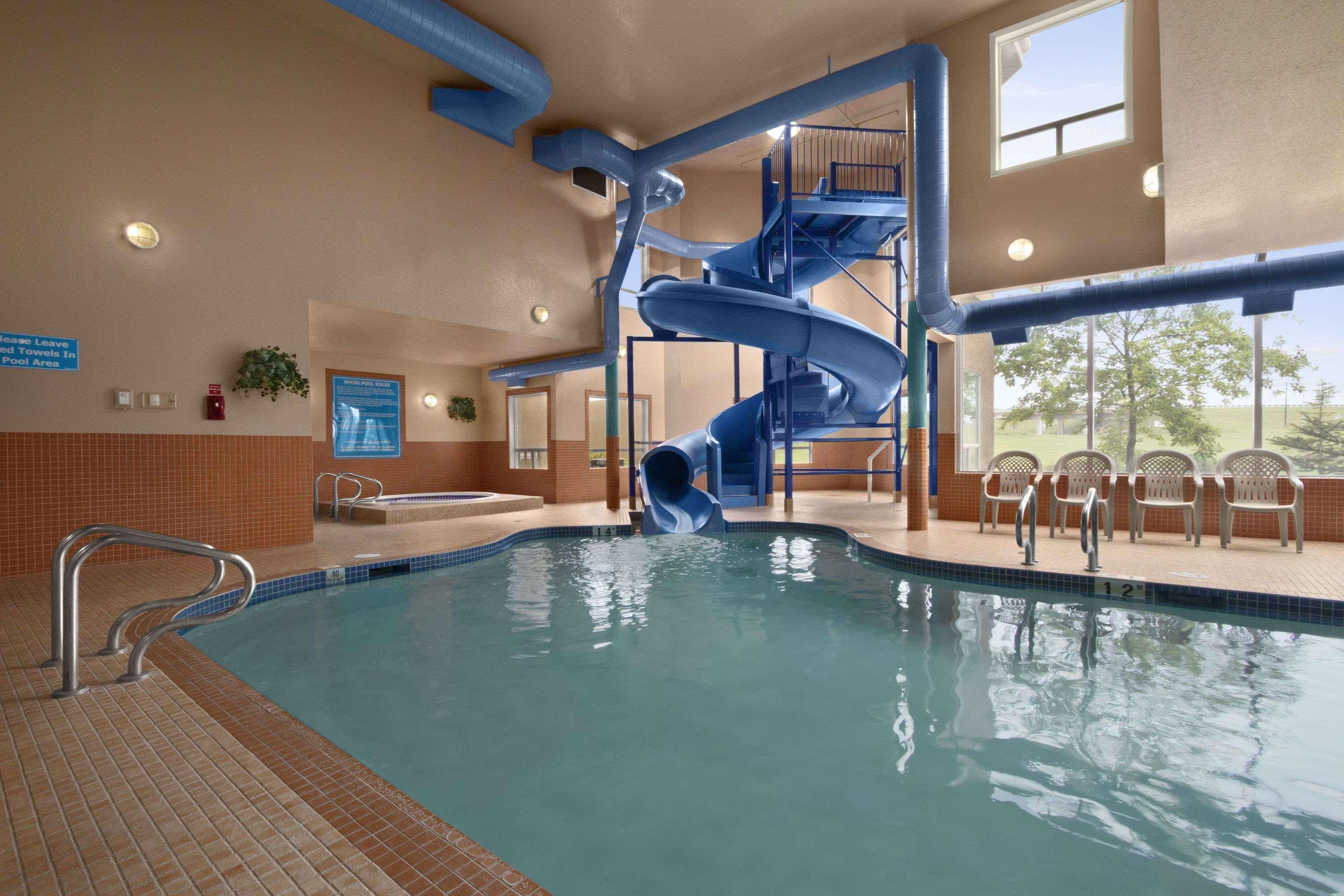 Days Inn By Wyndham Red Deer Exterior foto