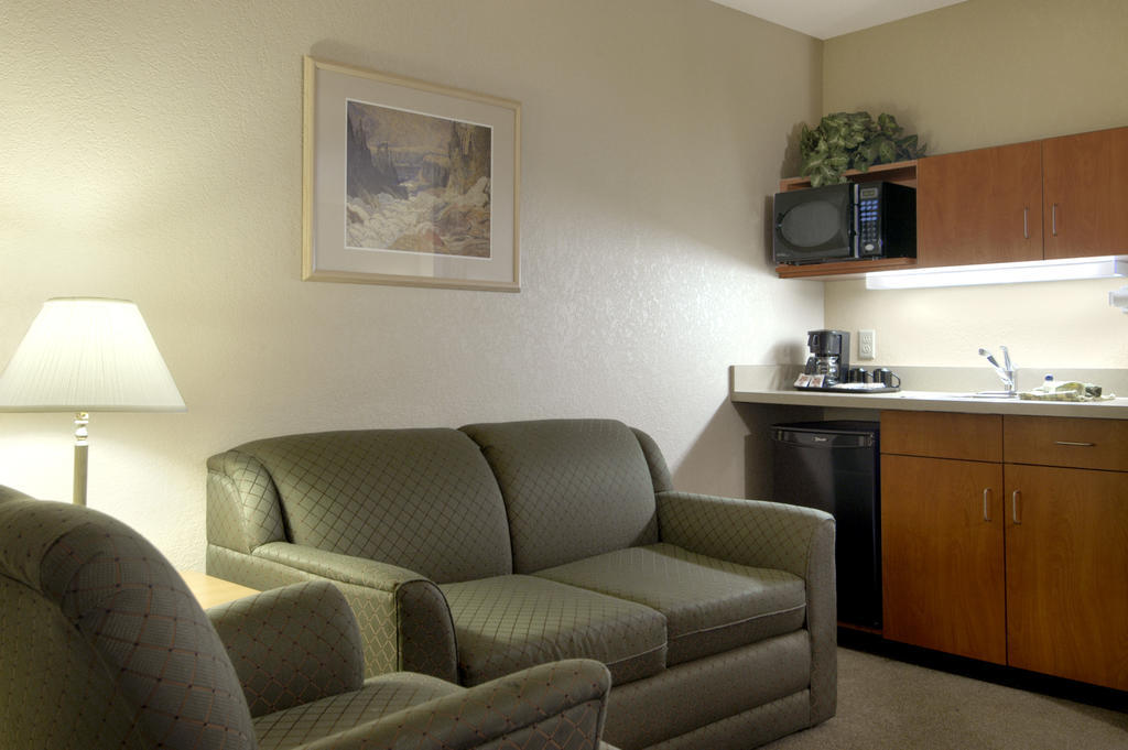 Days Inn By Wyndham Red Deer Zimmer foto
