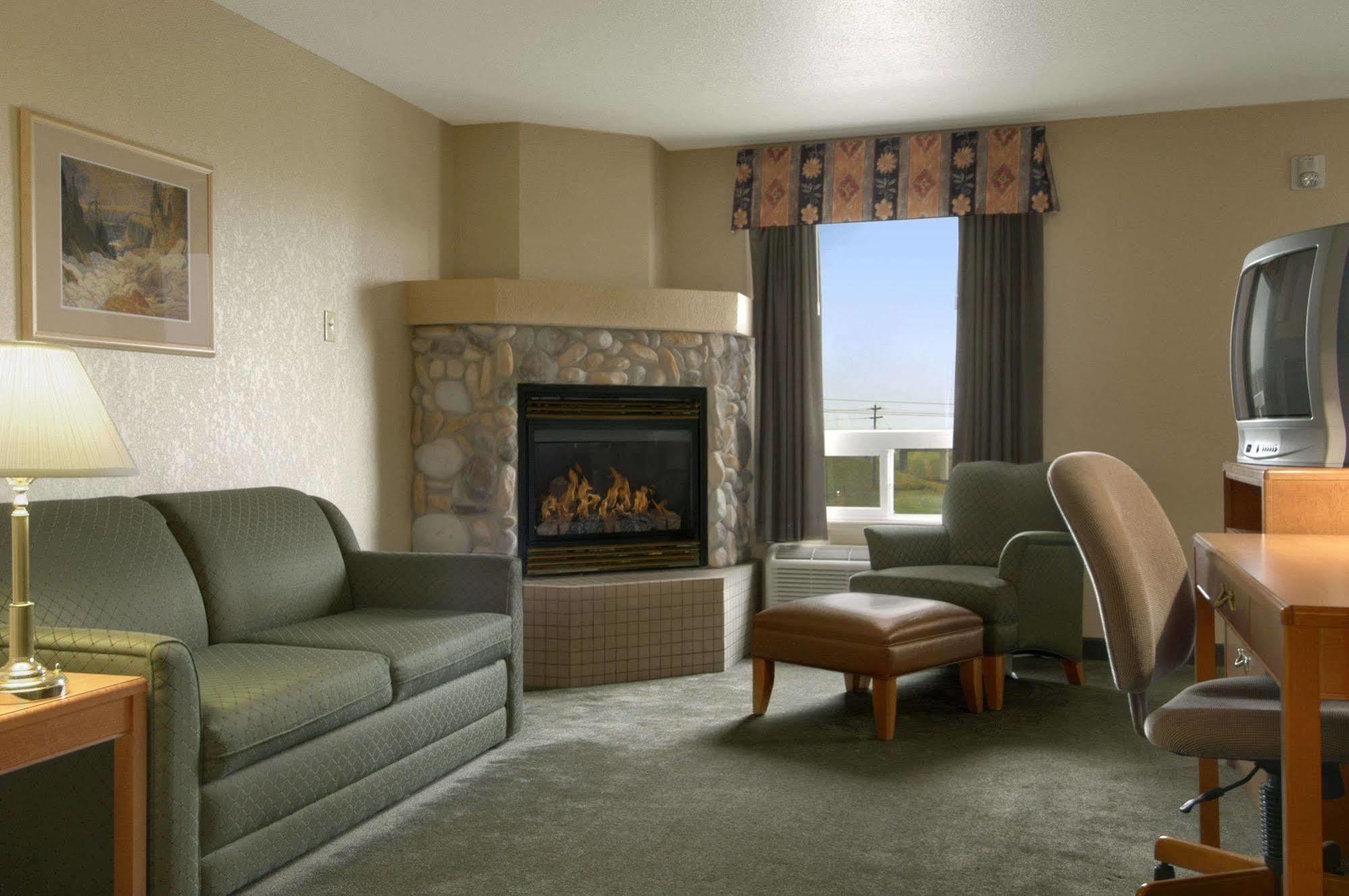 Days Inn By Wyndham Red Deer Zimmer foto