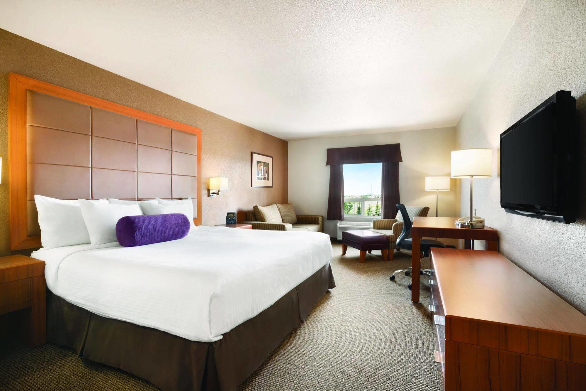 Days Inn By Wyndham Red Deer Exterior foto